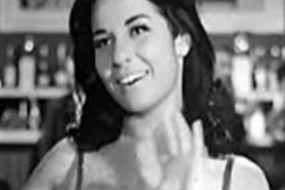 12 معلومة عن الراقصة الراحلة سهير مجدي: اعتزلت الفن بعد زواجها في السبعينيات وفيفي عبده صديقتها المقربة