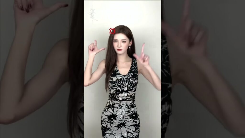 صديقة من هي التي تتدلل الآن؟ #DeepAffectionEyes #zhangyuxi #biwenjun