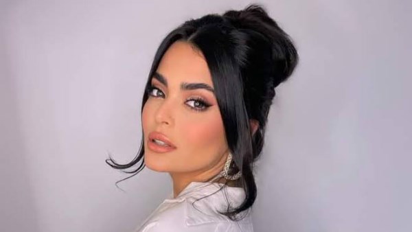 إطلالة صيفية.. أسماء جلال تستعرض رشاقتها إطلالة صيفية.. أسماء جلال تستعرض رشاقتها