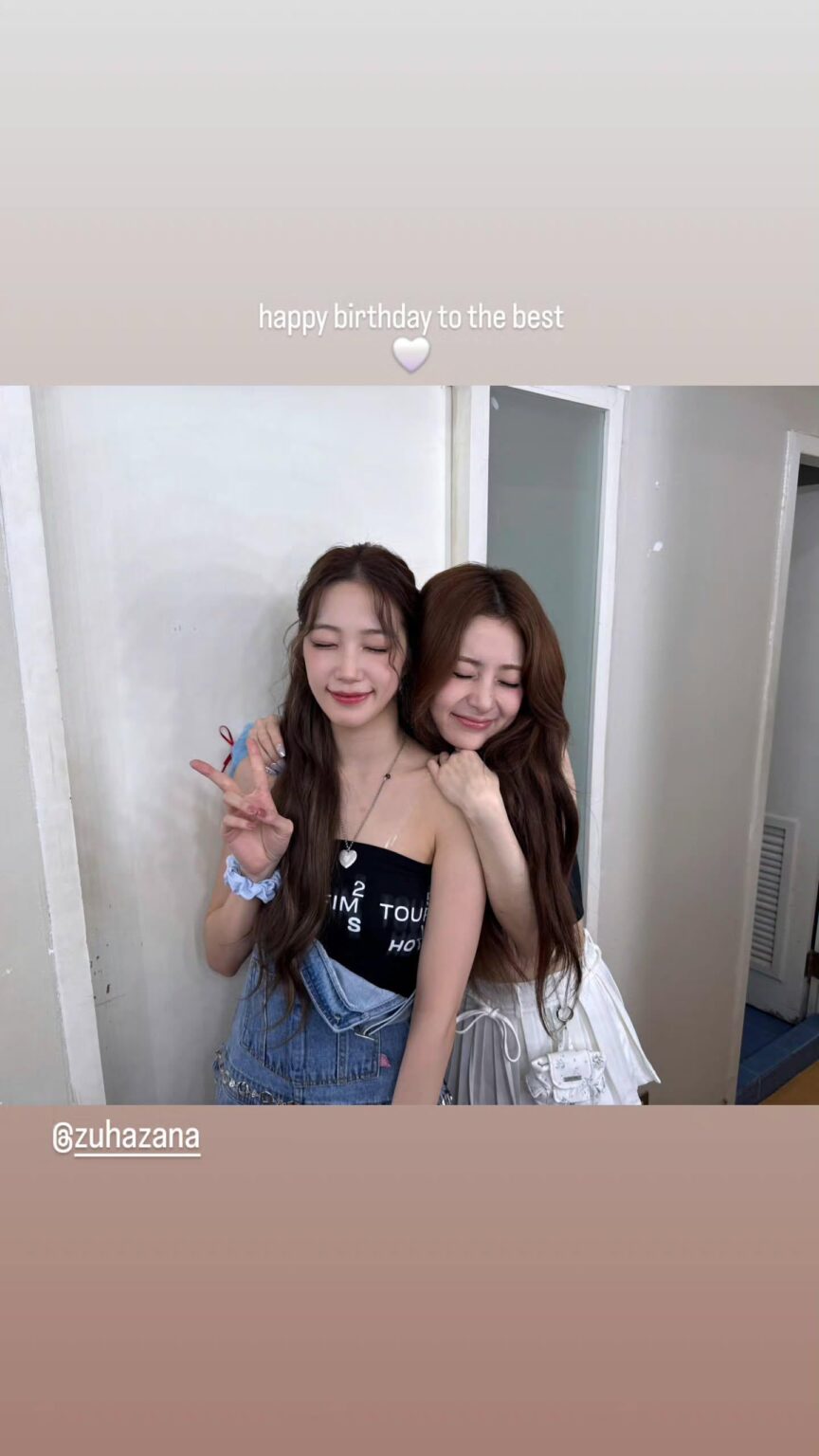 250810 تحديث قصة Huh Yunjin Instagram مع Kazuha