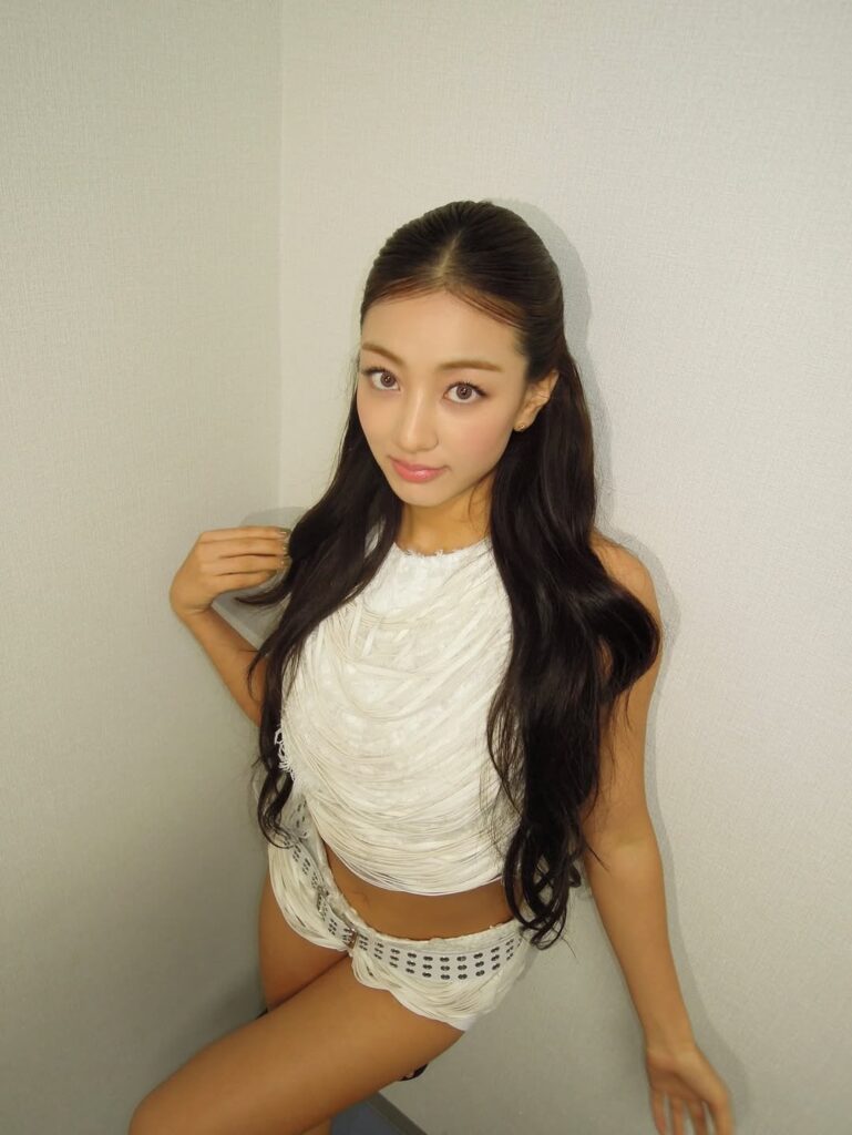 250830 Jihyo Instagram Update - 🫐 هذا للجولة ، سأتغلب عليها بكل قواني