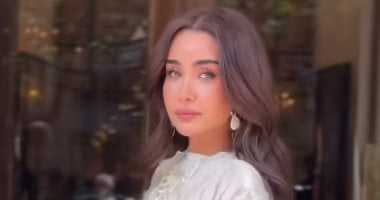 هنا الزاهد تشارك جمهورها فرحة خطوبة شقيقتها نور بإطلالة ناعمة