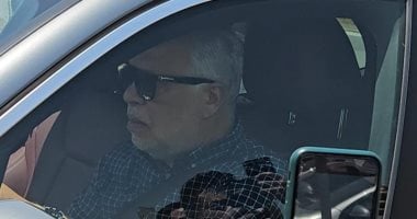 أشرف زكى يشارك فى تشييع جنازة الفنان سيد صادق من مسجد الشرطة