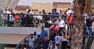 تشييع جثمان الفنان سيد صادق من مسجد الشرطة إلى مثواه الأخير.. صور