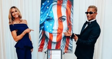 محمد رمضان يلبي دعوة لارا ترامب لاستقباله بمنزلها ويؤكد: شيء عظيم قادم محمد رمضان يلبي دعوة لارا ترامب لاستقباله بمنزلها ويؤكد: شيء عظيم قادم