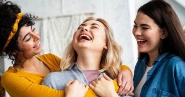 يوم إلقاء النكت.. 5 أبراج دمها خفيف وفرفوشة دايما يوم إلقاء النكت.. 5 أبراج دمها خفيف وفرفوشة دايما