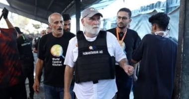 مؤسس المطبخ العالمي خوسيه أندريس يصل قطاع غزة لتقديم الطعام للسكان.. صور مؤسس المطبخ العالمي خوسيه أندريس يصل قطاع غزة لتقديم الطعام للسكان.. صور