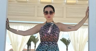 مي عز الدين تخطف الأنظار فى أحدث ظهور من إجازتها الصيفية
