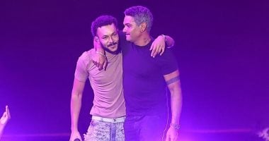 آسر ياسين يرتدى الحلق والسبب دوره فى فيلم ويجز الجديد "وتر واحد".. صور