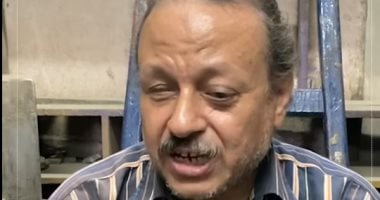 بائع دهانات بإمبابة يتصدر “التريند” بعد منشور “قلة البيع” (فيديو) بائع دهانات بإمبابة يتصدر "التريند" بعد منشور "قلة البيع" (فيديو)