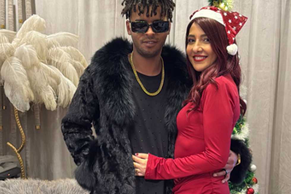 مي كساب تحتفل بمرور 10 سنوات على زواجها من أوكا: «ماكانوش سهلين» (فيديو) مي كساب تحتفل بمرور 10 سنوات على زواجها من أوكا: «ماكانوش سهلين» (فيديو)