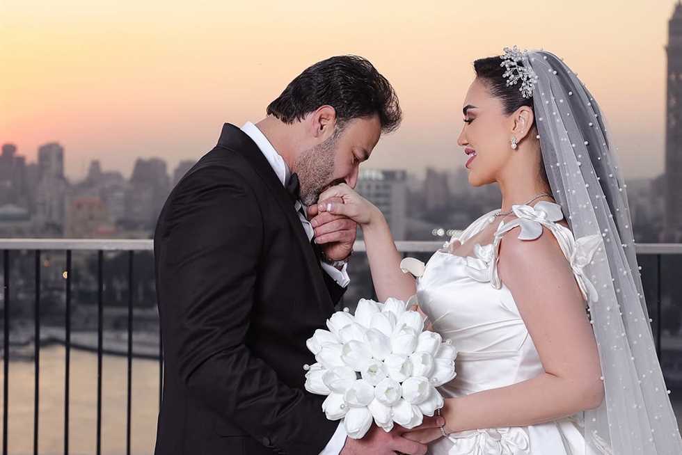 «أتمنى تكون مبسوط معانا».. مي فاروق تهنئ محمد العمروسي بعيد ميلاده