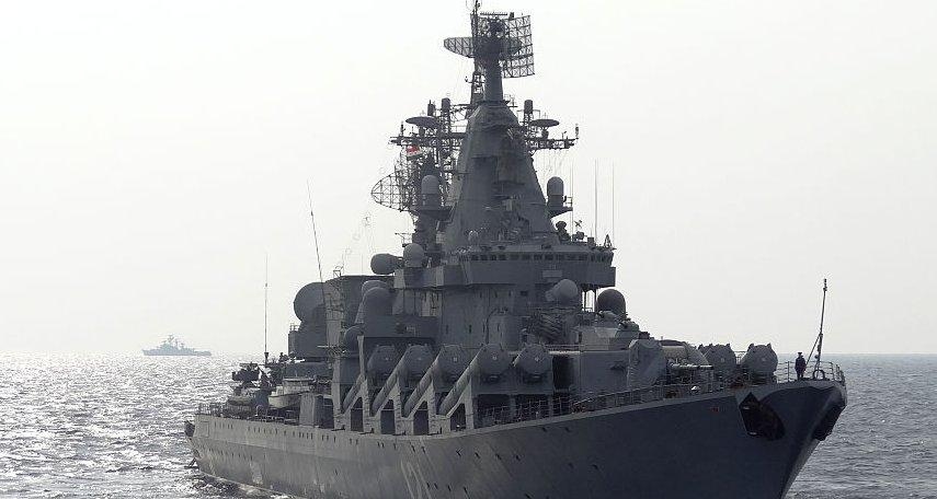 أوكرانيا: استهدفنا سفينة حربية روسية تحمل صواريخ