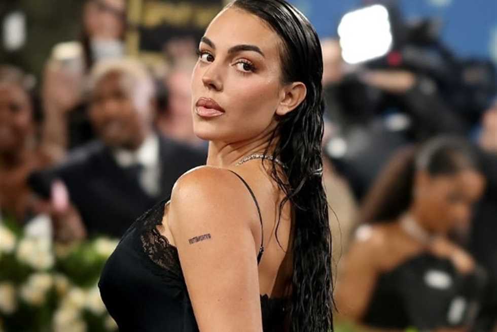 21 سرًا عن جمال جورجينا رودريجيز: تفضل المكياج الخفيف وترفض التقليد وتنام على «كيس مخدة حرير»