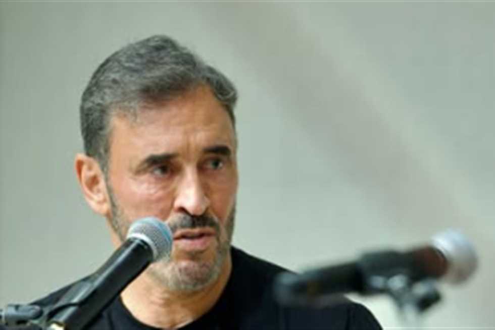 «عارف مين حطها!».. كاظم الساهر يعترض على صورته على مسرح حفله في لبنان