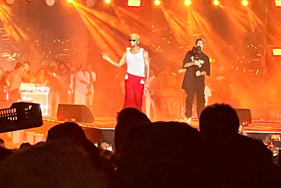 شهود عيان في حفل محمد رمضان يكشفون تفاصيل واقعة «انفجار» الألعاب النارية