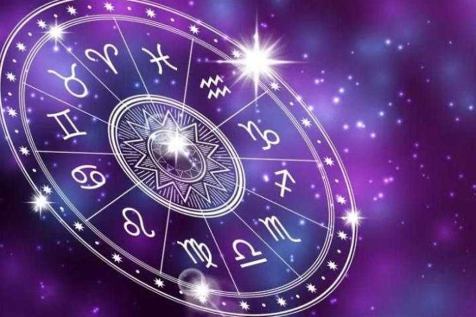 توقعات الأبراج حظك اليوم الجمعة 8 أغسطس 2025.. تطورات مفاجئة وتغيرات في انتظار كل برج