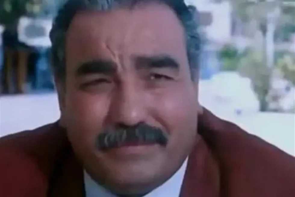 وسط غياب نجوم الفن.. لحظة تشييع جثمان الفنان سيد صادق من مسجد الشرطة (بث مباشر)