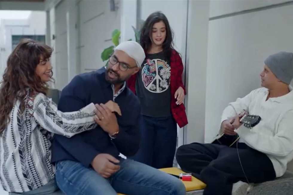 «مشاجرة بالأيدي في كواليس 220 يوم».. كريم فهمي والعدل يكشفان الحقيقة