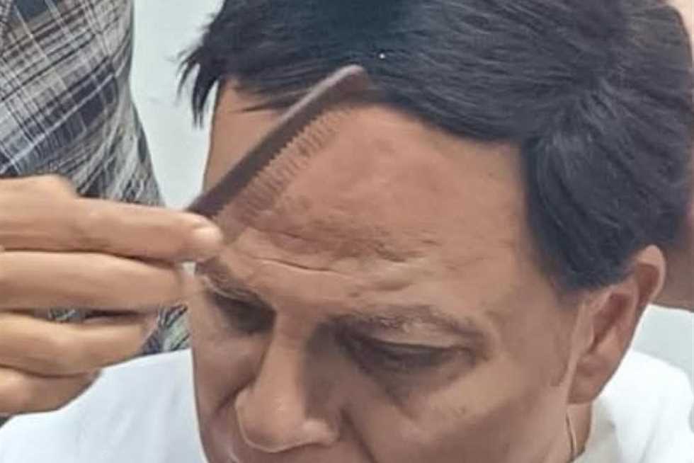 تامر عبدالمنعم يجسد شخصية عادل إمام في «نوستالجيا 80 / 90» بعد تغيب محمود العزازي ( تفاصيل)