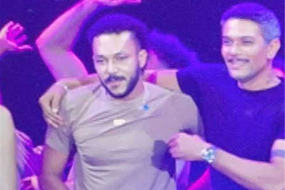 «عايز أشكره».. آسر ياسين يصعد على المسرح خلال حفل ويجز بمهرجان العلمين.. ما القصة؟