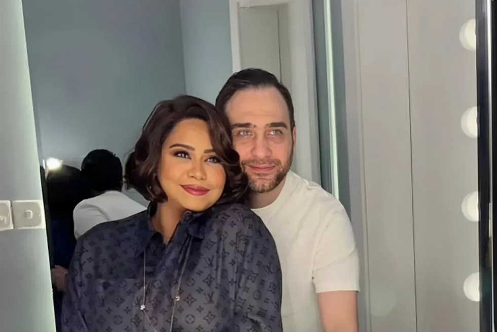 إدوارد لـ شيرين: «اعملي دويتو مع حسام حبيب» (فيديو) إدوارد لـ شيرين: «اعملي دويتو مع حسام حبيب» (فيديو)