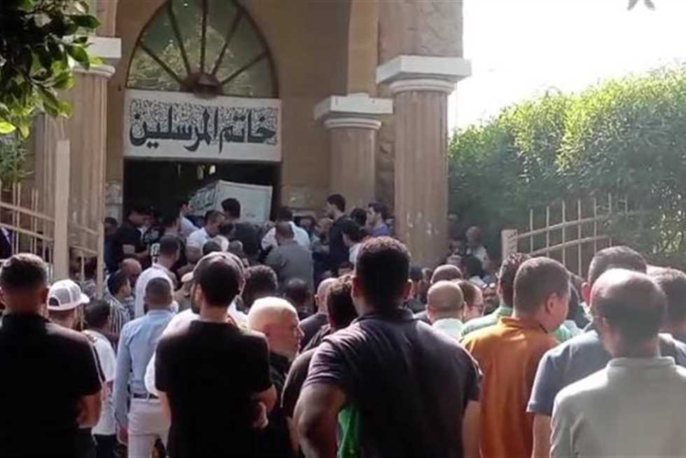 تشييع جثمان الفنان الشاب بهاء الخطيب وسط صدمة وحزن أسرته وأصدقائه تشييع جثمان الفنان الشاب بهاء الخطيب وسط صدمة وحزن أسرته وأصدقائه