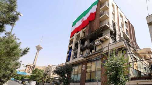 خشية موجة اغتيالات إسرائيلية.. إيران "تخفي" علماءها النوويين في أماكن آمنة