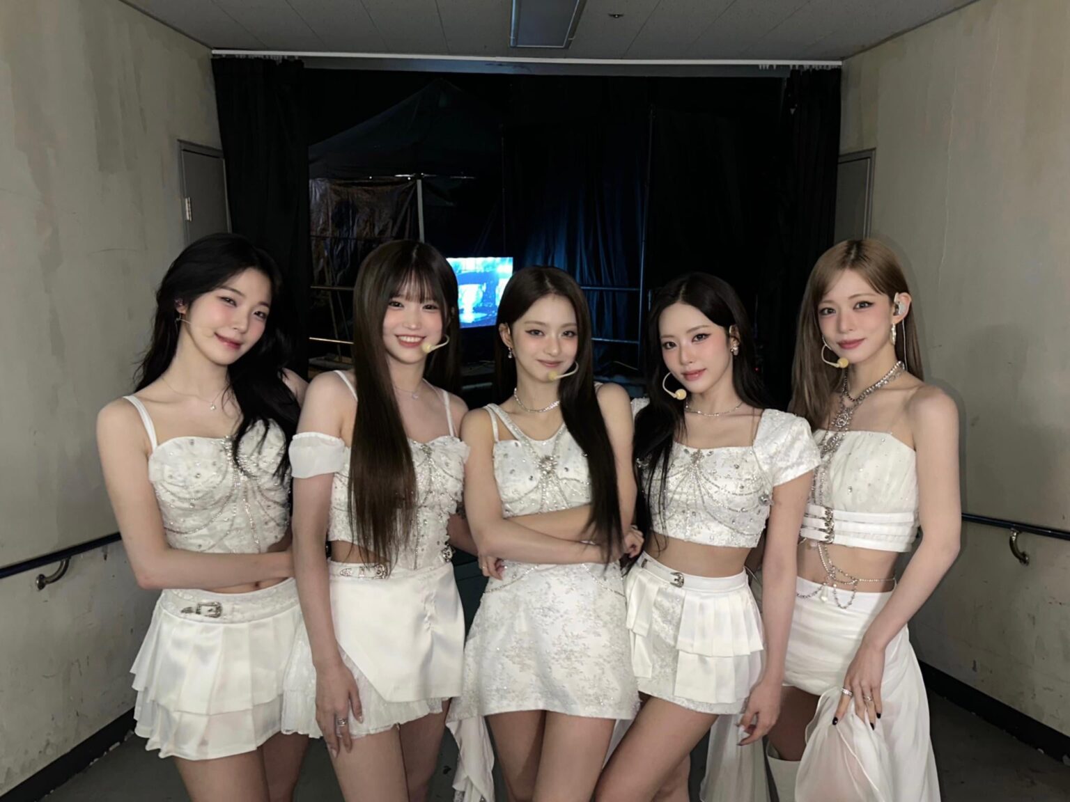 Fromis_9 - جولة العالم الأول: الآن غدًا. في الولايات المتحدة الأمريكية (مجموعة دعابة جماعية 2)
