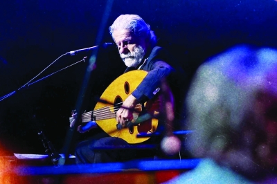 مارسيل خليفة غنّى في مهرجان صيدا “انتصارا على الموت” في غزة ولبنان مارسيل خليفة غنّى في مهرجان صيدا "انتصارا على الموت" في غزة ولبنان