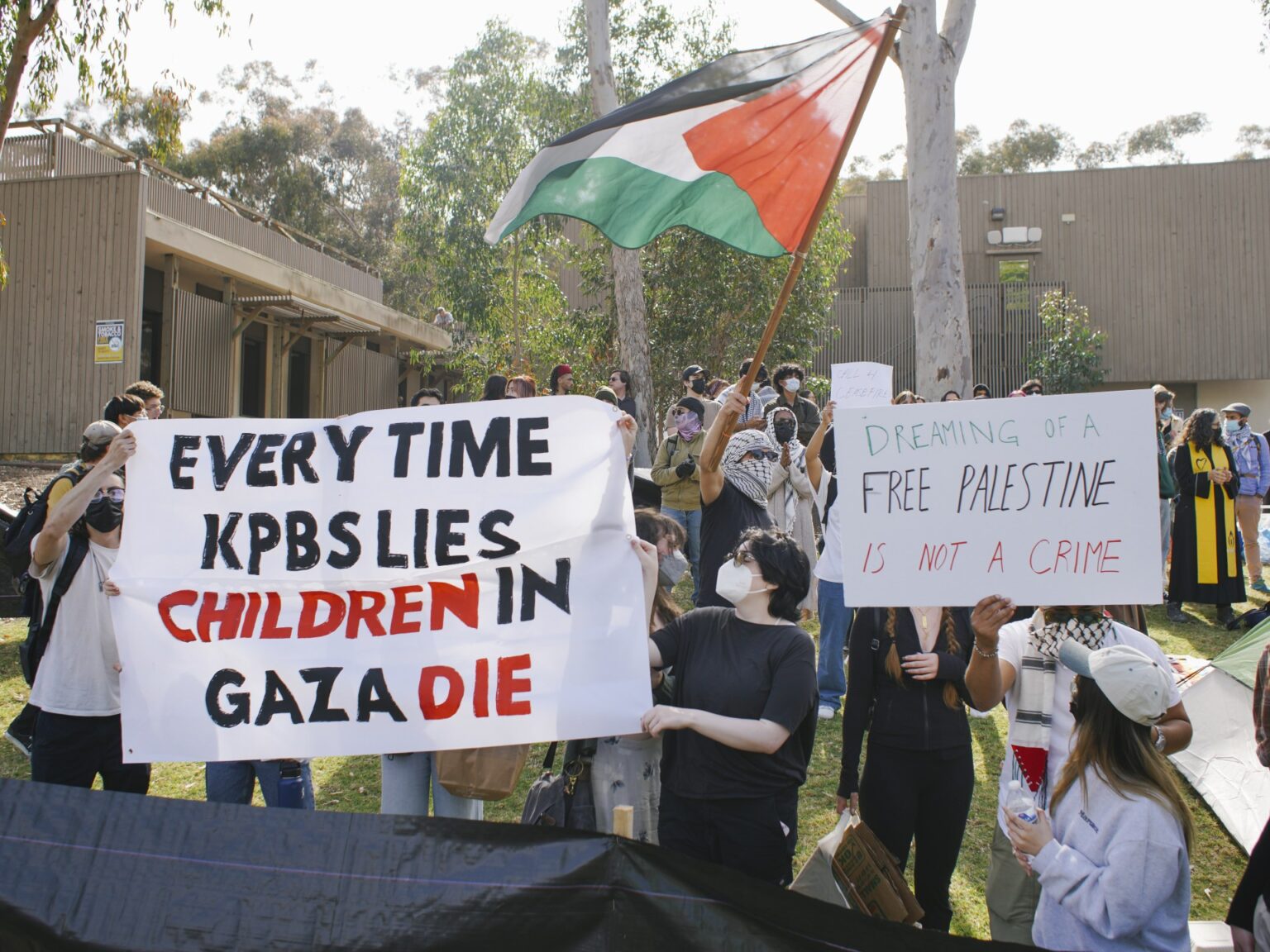 ترامب يطالب جامعة كاليفورنيا بدفع مليار دولار بتهمة معاداة السامية | أخبار