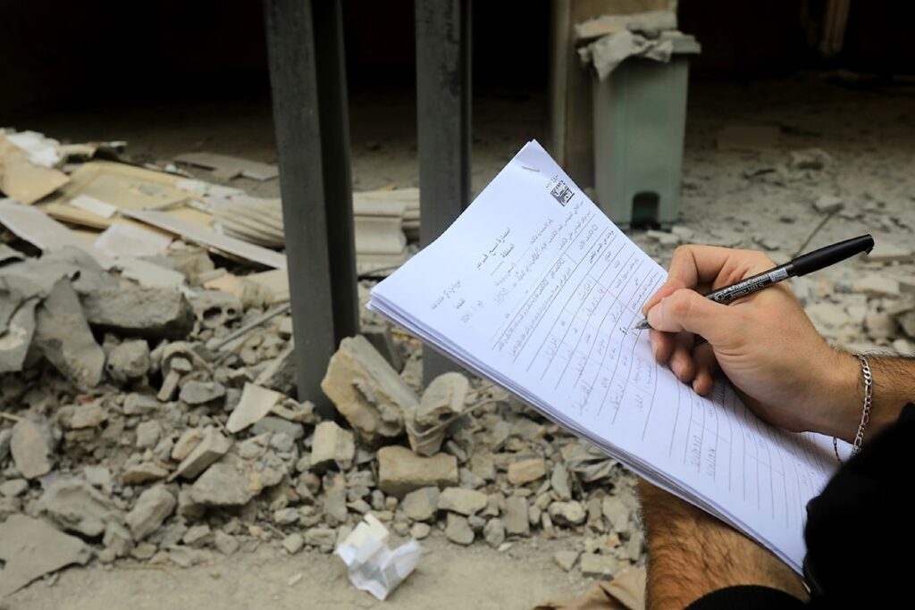 استكمال الترميم والإيواء بالتوازي مع خطّة على ثلاث مراحل: «مَكَنة» حزب الله تتجهّز لإعادة الإعمار - جريدة الأخبار