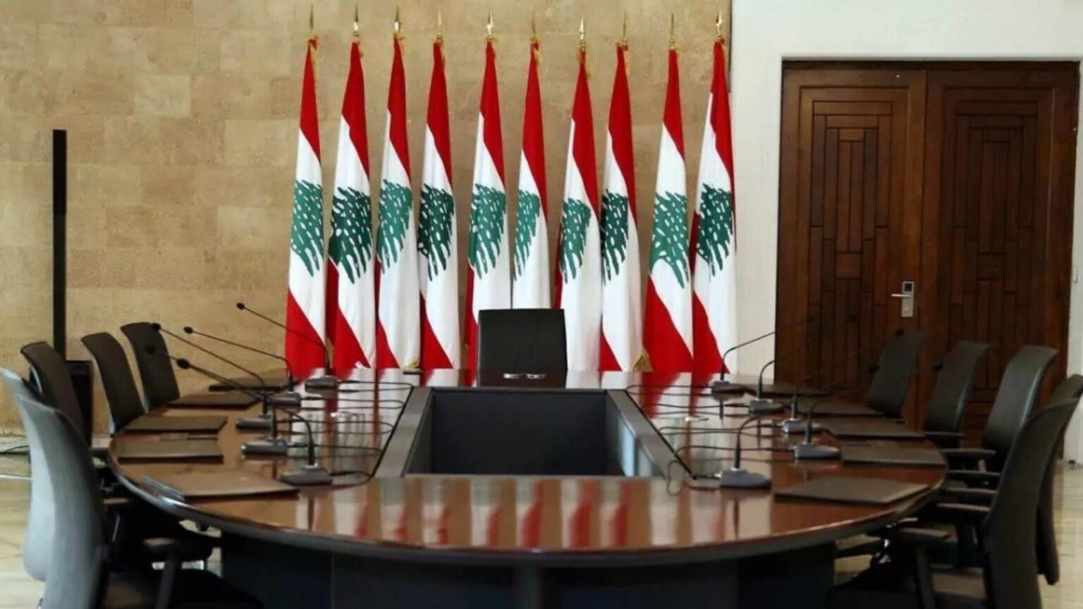 قبل ساعاتٍ على الجلسة… هل تُورّط الحكومة لبنان في الحرب؟ قبل ساعاتٍ على الجلسة… هل تُورّط الحكومة لبنان في الحرب؟