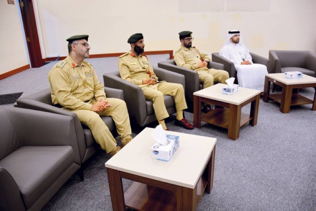 شرطة دبي تستمع إلى ملاحظات ومقترحات سكان منطقة نايف