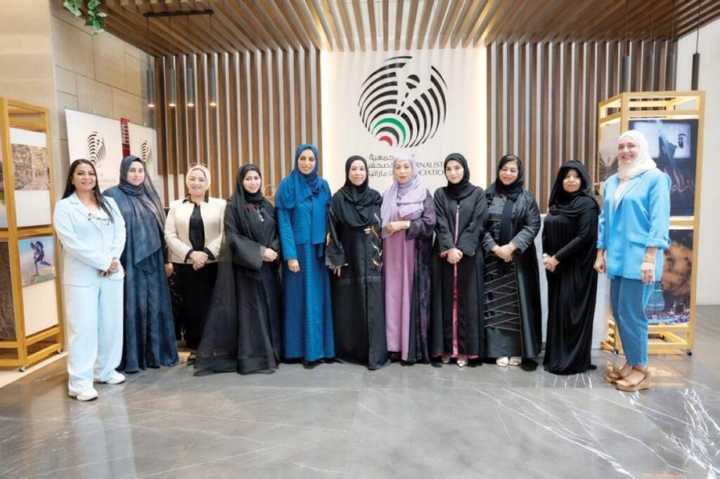 جمعية الصحفيين تحتفي بيوم المرأة الإماراتية بمشاركة نماذج نسائية ملهمة جمعية الصحفيين تحتفي بيوم المرأة الإماراتية بمشاركة نماذج نسائية ملهمة