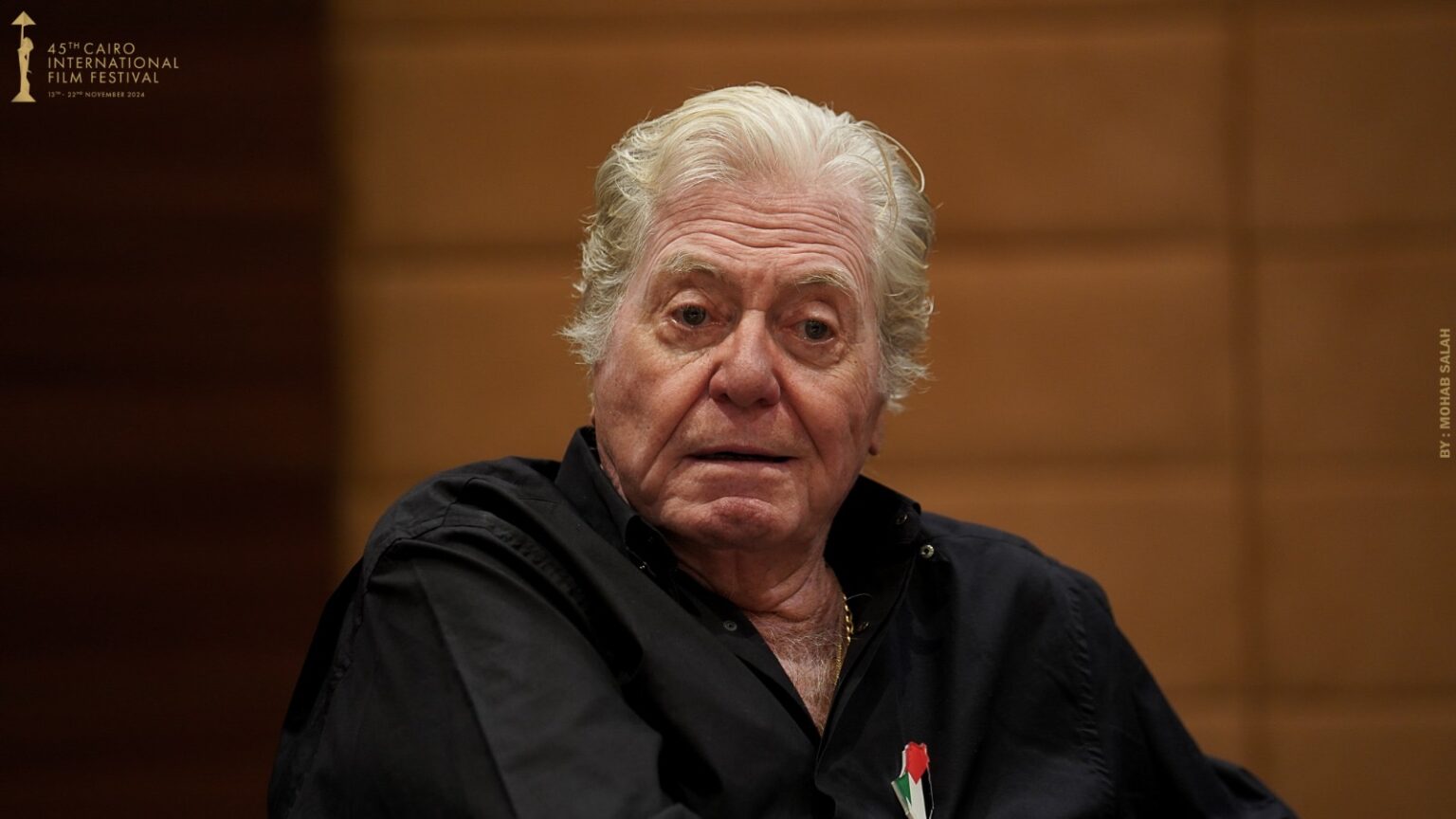 مملوكة لأسرة حسين فهمي.. إخماد حريق فيلا مهجورة في حلوان مملوكة لأسرة حسين فهمي.. إخماد حريق فيلا مهجورة في حلوان