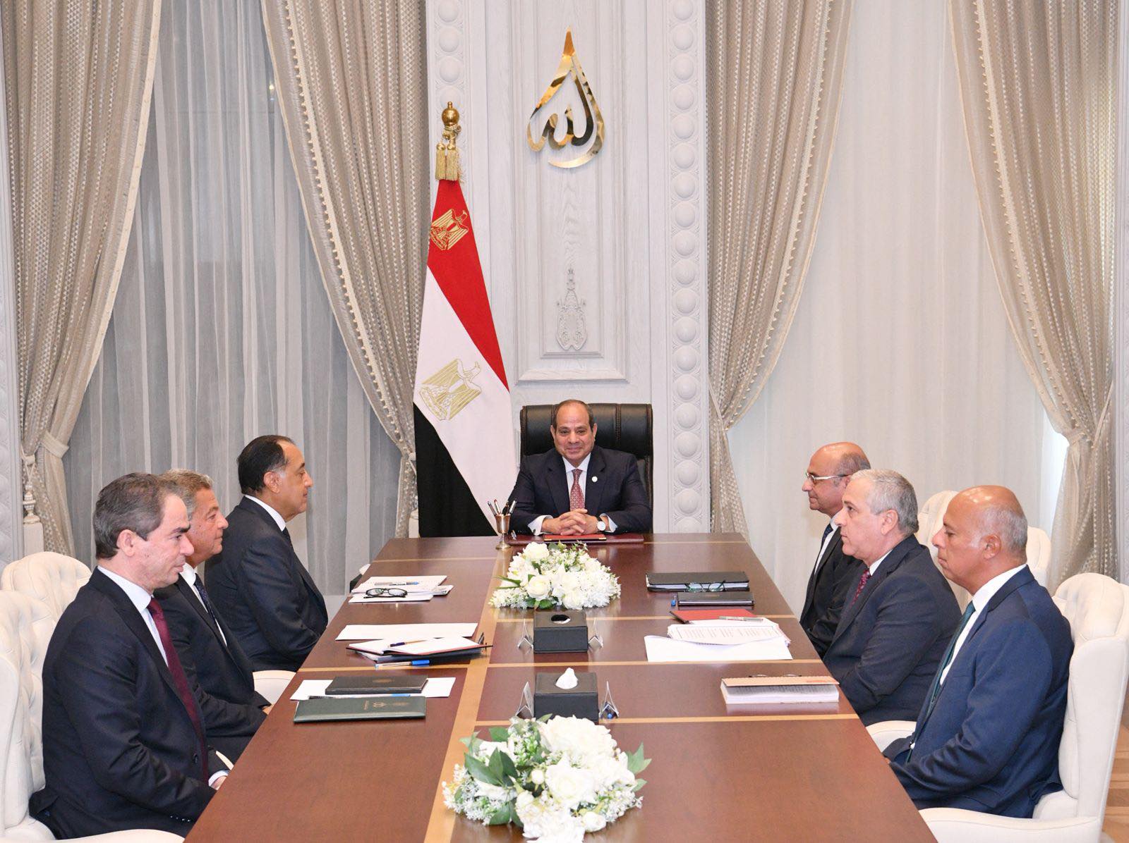 May be an image of 5 people, the Oval Office and text