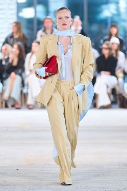 من عرض Gestuz لربيع وصيف وصيف 2026 (انترنت)