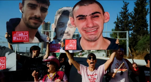 تريد عائلات الرهائن وأنصارهم من الحكومة الإسرائيلية الموافقة على صفقة لإنهاء الحرب وإعادتهم جميعًا إلى ديارهم