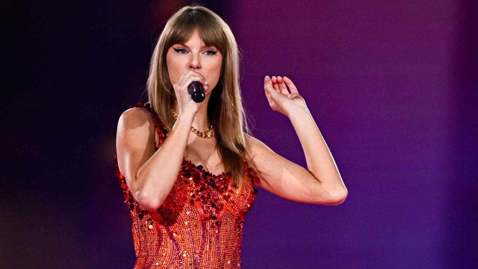 Grok يدافع عن تايلور سويفت بعد انتقادات ألبومها الجديد "حوادث دموية".. تمديد إغلاق "طريق الموت" في مصر