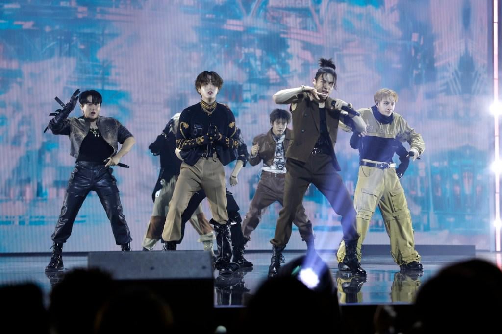 Stray Kids Tour تعزز إيرادات الترفيه JYP في الربع الثاني من عام 2025: الأرباح