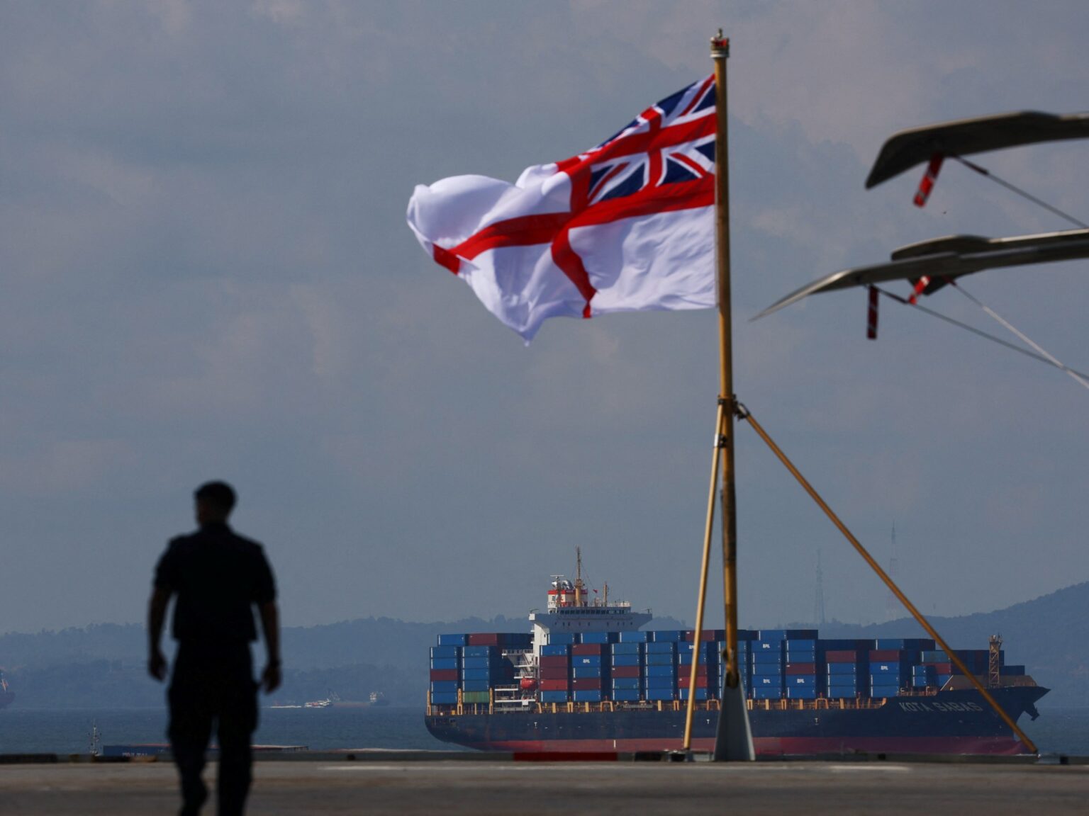 بريطانيا تتحول إلى مركز عالمي لتجارة السلع المسروقة | اقتصاد