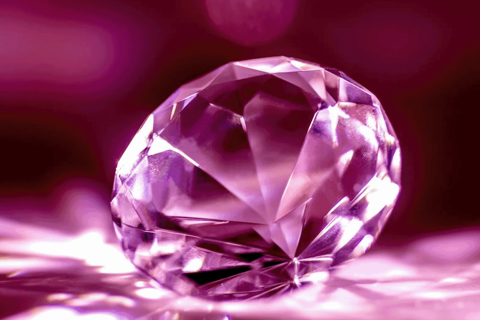 شرطة دبي تحبط سرقة ماسة نادرة بـ25 مليون دولار في عملية أشبه بفيلم هوليودي | أخبار