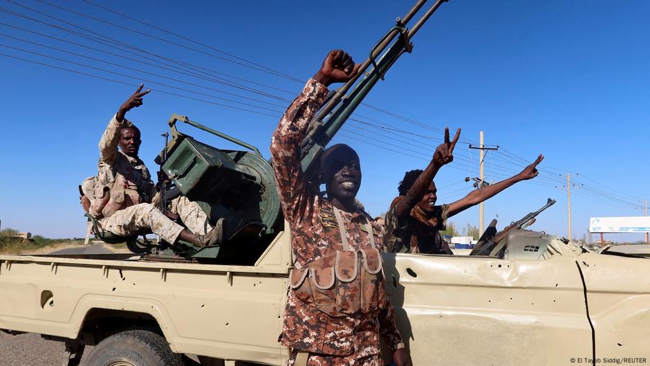 السودان يعلن تدمير طائرة إماراتية ومقتل عشرات المرتزقة – DW – 2025/8/7