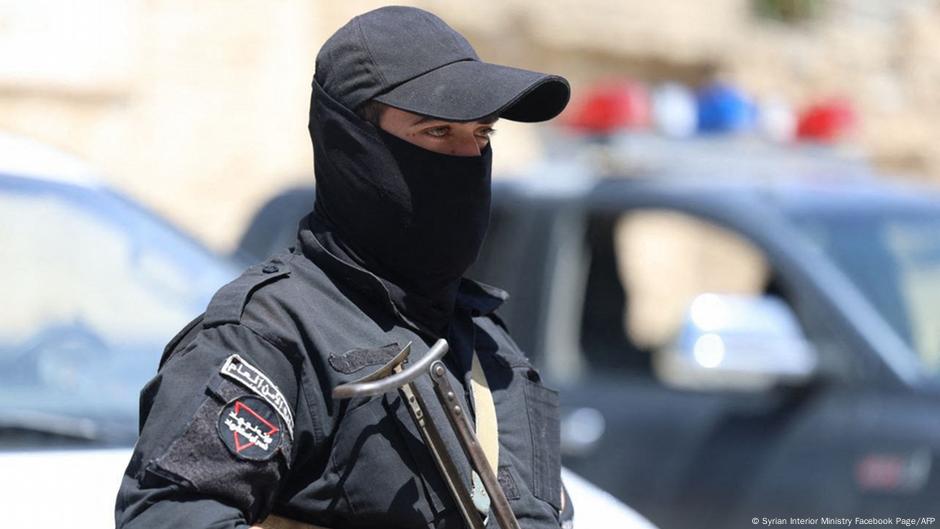 إسلاميون أجانب يطالبون الدولة السورية بمنحهم الجنسية – DW – 2025/8/15