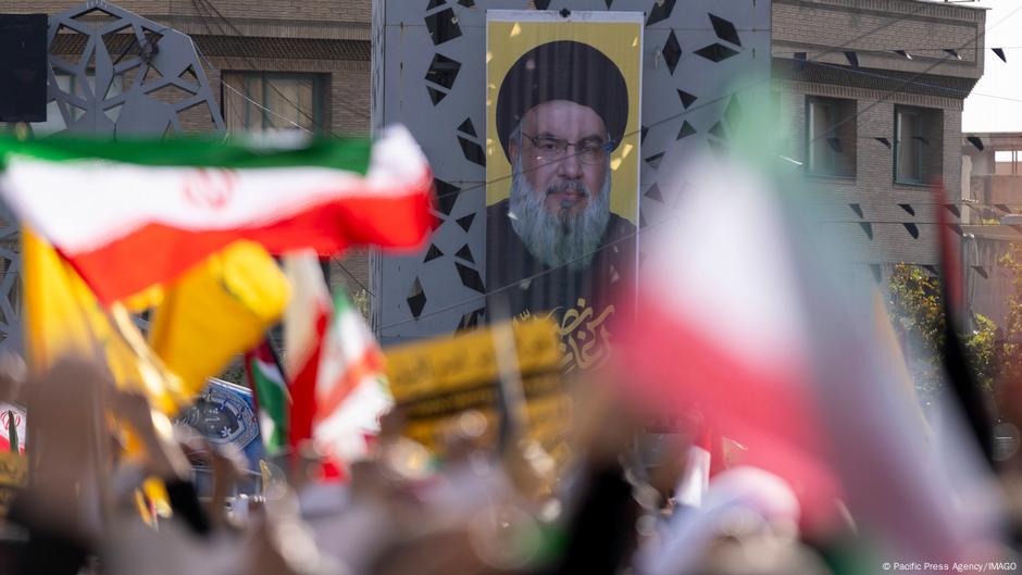 إيران "تعارض" نزع سلاح حزب الله ولبنان يندد بتدخلها "السافر" – DW – 2025/8/9