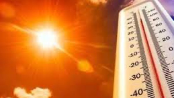 كتلة هوائية صحراوية تضرب البلاد والحرارة تصل إلى 44 درجة