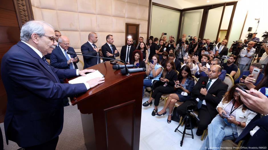 إشادة فرنسية أمريكية.. حكومة لبنان تتجه لنزع سلاح حزب الله – DW – 2025/8/8