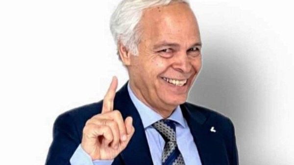 فنان شهير يتعرض لحادث سير مروع.. فيديو