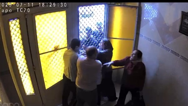 عقب الحكم.. أسرة الطبيبة المتعد.ى عليها ووالدتها: الحكم سريع وأثلج صدورنا